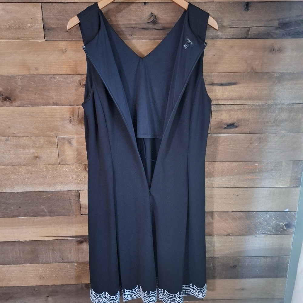 Talbots Petite Embroidered Hem Black Fit & Flare Dress SZ 16P - Picture 5 of 9